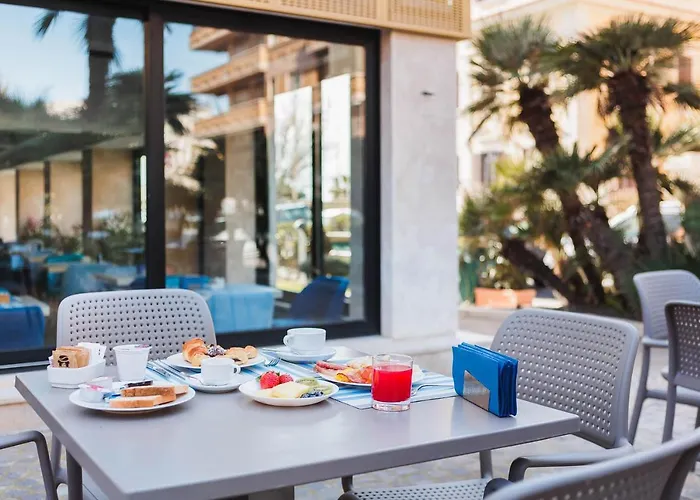 Fly Deco Hotel