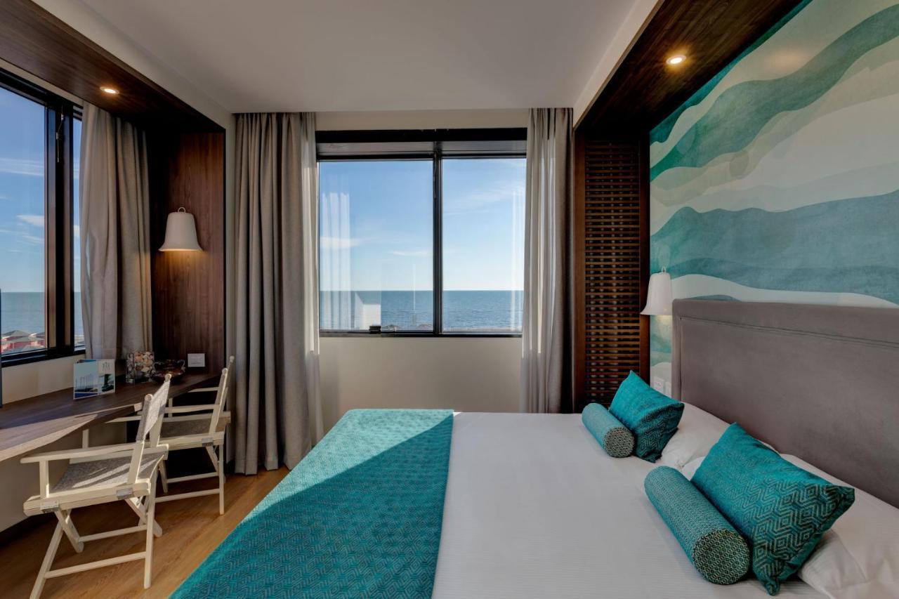 Fly Deco Hotel 4*