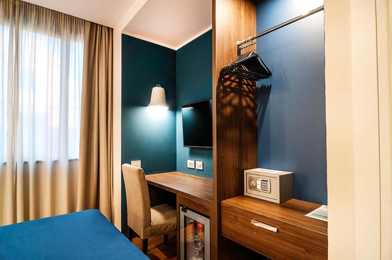 Fly Deco Hotel 4*