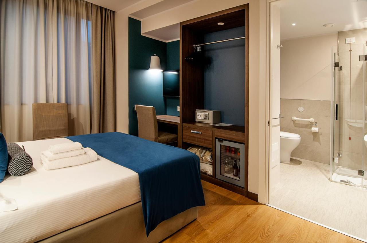 Fly Deco Hotel
